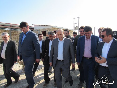 بازدید استاندار گلستان از کارگاه تولید بچه میگو محک گمیشان