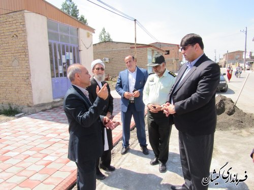 اجرای پازل فرش معابر روستای بصیرآباد یکی از طرح های شهید شوشتری است
