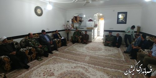 دیدار فرمانده قرارگاه عملیاتی لشکر 30 گرگان و فرماندار  با خانواده شهید داود قره جه