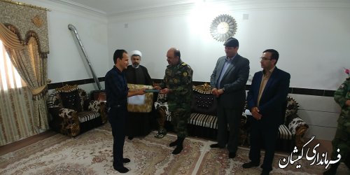 دیدار فرمانده قرارگاه عملیاتی لشکر 30 گرگان و فرماندار  با خانواده شهید داود قره جه