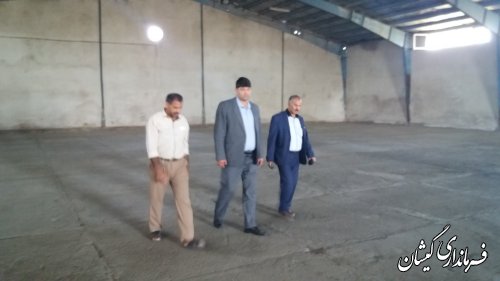 بازدید فرماندار گمیشان از مرکز خرید جو سیمین شهر
