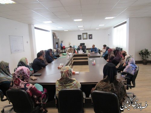 صنایع دستی نقش مهمی در تحقق شعار سال دارد