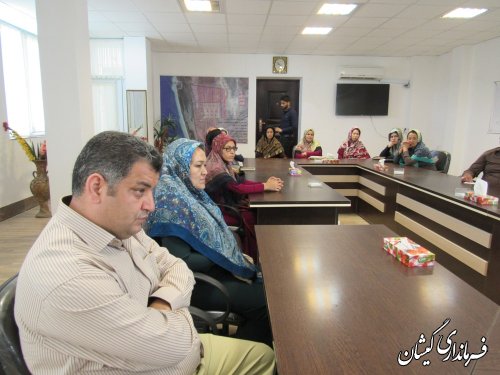 صنایع دستی نقش مهمی در تحقق شعار سال دارد