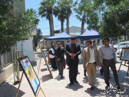 بازدید فرماندار از نمایشگاه شورای هماهنگی مبارزه بامواد مخدر شهرستان