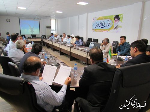 نشست غرفه داران بازارماهی فروشان با فرماندار گمیشان برگزار شد