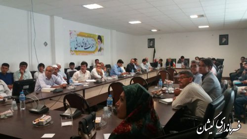 ایجاد اشتغال در سطح روستاها باید برنامه مهم دهیاران باشد