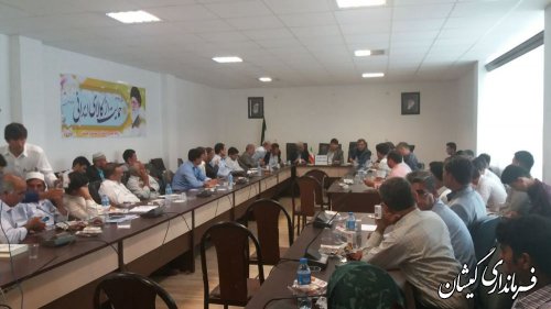 ایجاد اشتغال در سطح روستاها باید برنامه مهم دهیاران باشد