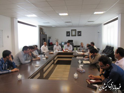 نشست جمعی از اعضای انجمن یاختی یول با فرماندار گمیشان