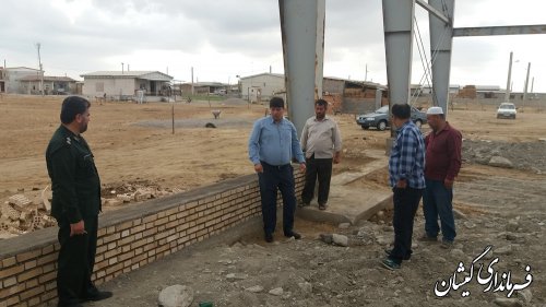 بازدید فرماندار گمیشان از عملیات تکمیل سالن ورزشی روستای قلعه جیق بزرگ