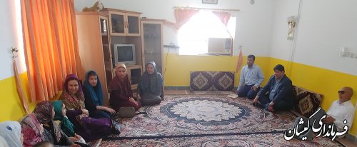 دیدار فرماندار گمیشان با دختران موسسه خیریه حضرت زینب کبری (س) سیمن شهر