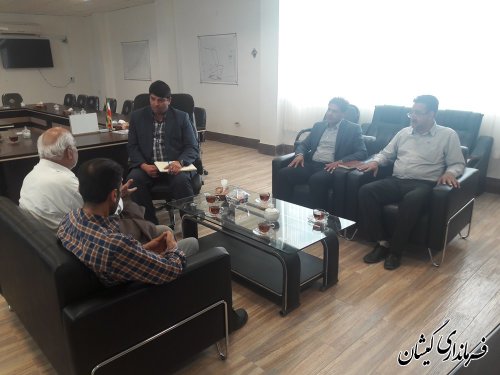 دیدار رئیس مجمع خیرین مدرسه ساز استان با فرماندار گمیشان