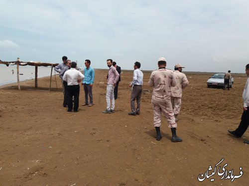 بازدید فرماندار گمیشان و مدیرکل اجتماعی و فرهنگی از سواحل شهرستان