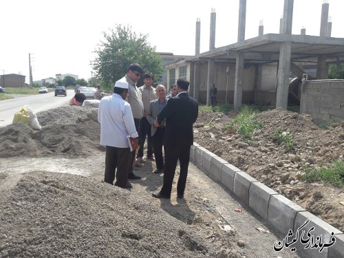 بازدید فرماندار گمیشان از اجرای جدول کشی معابر روستای قلعه توماجلر