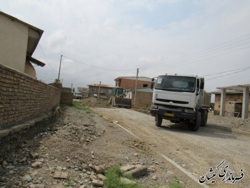 بازدید بخشدار گلدشت از روند اجرای طرح هادی روستای بصیرآباد