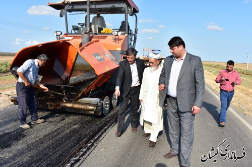 بازدیدفرماندار و امام جمعه شهرستان از اجرای روکش آسفالت محورگمیش تپه به آق قلا