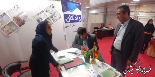فرماندار گمیشان از غرفه های نمایشگاه مطبوعات استان بازدید کرد