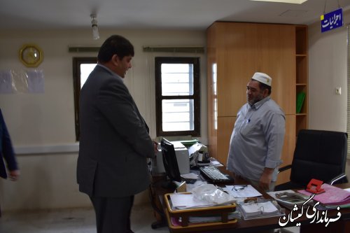 میز خدمت در ادارات در جهت پاسخگویی و تکریم مراجعه کنندگان است