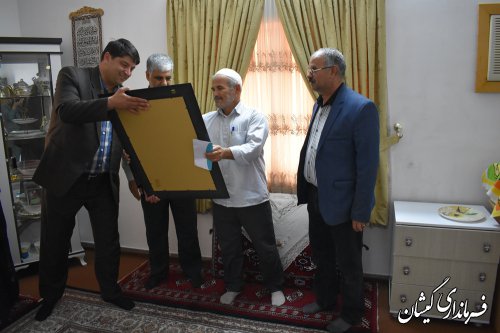الگوسازی آزادگان برای جوانان امری ضروری است