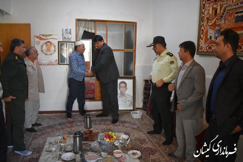 دیدار فرماندار گمیشان با خانواده شهید مهدی کلته