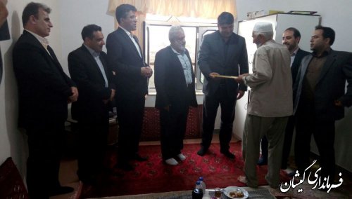 تحویل حکم مستمری بگیران وبازنشستگان بیمه اجتماعی کشاورزان،روستاییان وعشایرگمیشان