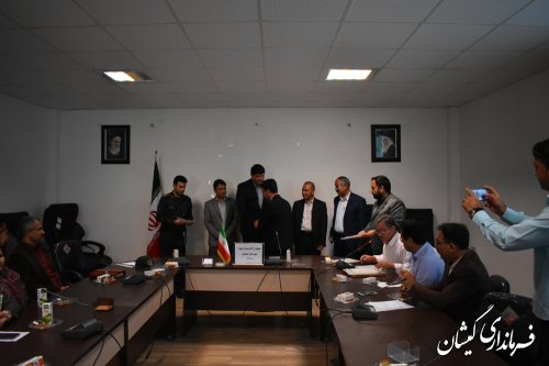 کارمندان باید در کسب رضایت مردم تلاش کنند