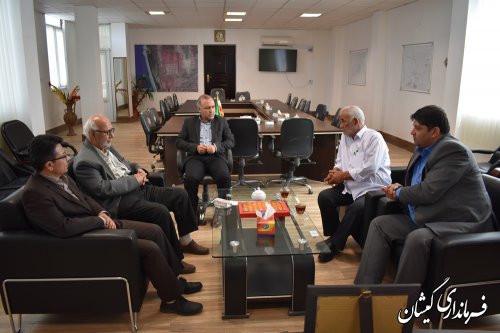 دیدار رئیس مجمع خیرین مدرسه ساز استان با فرماندار گمیشان