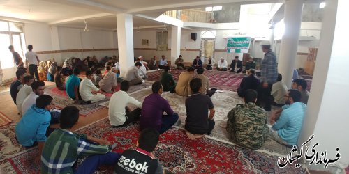 بازدید فرماندار گمیشان از روستای خواجه نفس و دیدار با مردم