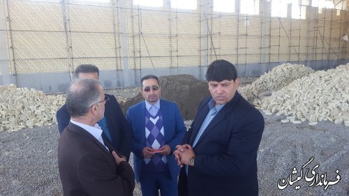 بازدیدفرماندارورئیس سازمان مدیریت وبرنامه ریزی ازسالن ورزشی قلعه جیق بزرگ