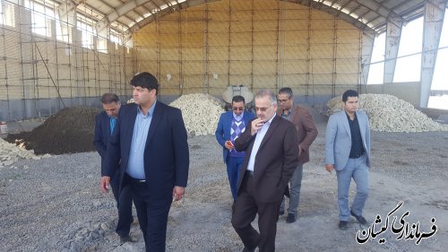 بازدیدفرماندارورئیس سازمان مدیریت وبرنامه ریزی ازسالن ورزشی قلعه جیق بزرگ