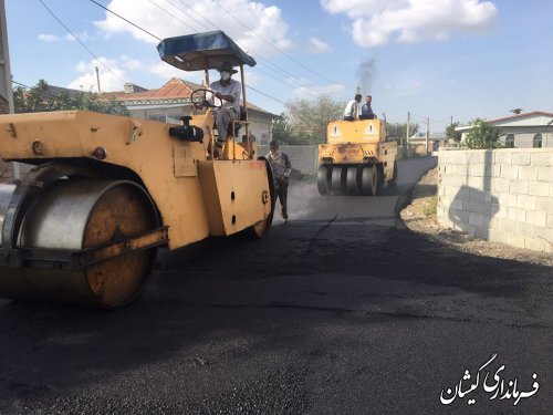 بازدید فرماندار گمیشان از اجرای آسفالت روستای آرخ بزرگ