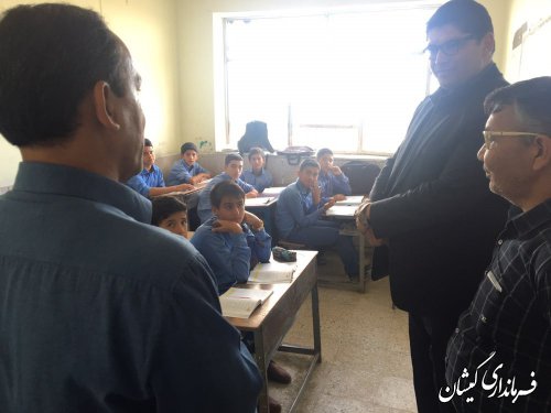 بازدید فرماندار گمیشان از روند ساخت مدرسه 6 کلاسه روستای آرخ بزرگ