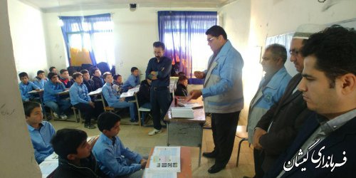 بازدید فرماندار گمیشان از دبیرستان شهید دردی کمی