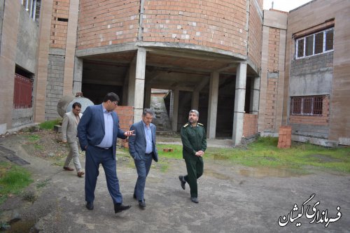 بازدید‌فرماندار و معاون سازمان‌مدیریت‌وبرنامه‌ریزی استان از پروژه مجتمع فرهنگی‌وهنری