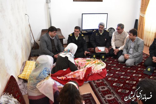 دیدار فرماندار گمیشان و فرماندهی انتظامی استان با خانواده شهید آهنی