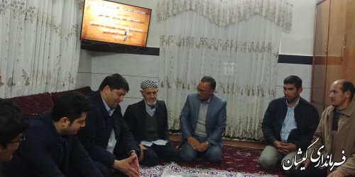 دیدار فرماندار گمیشان با خانواده سه شهید روستای قرمسه