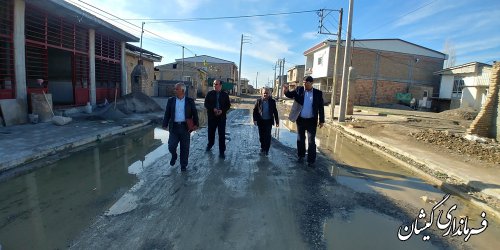 بازدید فرماندار گمیشان از روستای بصیرآباد و دیدار با مردم