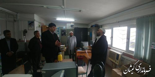 بازدید سرزده فرماندار گمیشان از ادارات سطح شهرستان