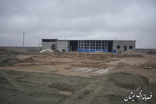 بازدید فرماندار گمیشان ومدیرکل روستایی استانداری از پروژه پرورش شتر مرغ 