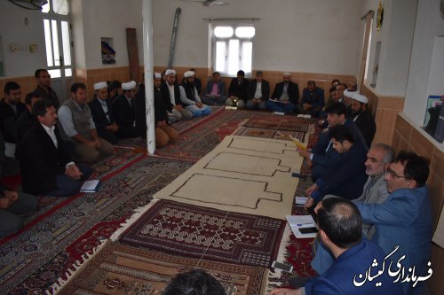 بازدید فرماندار گمیشان از روستای کله پست و دیدار با مردم