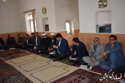 بازدید فرماندار گمیشان از روستای کله پست و دیدار با مردم