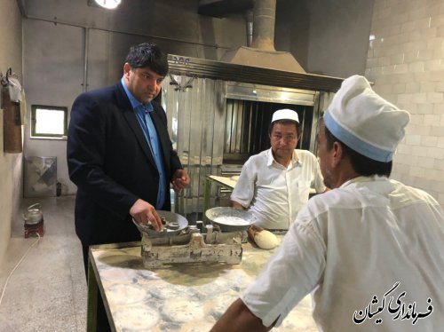 بازدید سرزده فرماندار گمیشان از نانوایی های روستاهای مرزی شهرستان