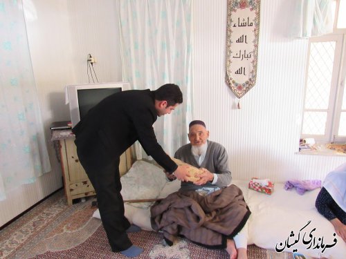 بخشدار مرکزی گمیشان با خانواده شهدا بدخشان به مناسبت چهلمین سالگرد پیروزی انقلاب اسلامی دیدار نمود