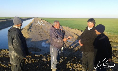 بازدید فرماندار گمیشان از زمین های کشاورزی محدوده شمال روستای چارقلی