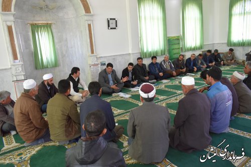 بازدید فرماندار گمیشان از روستای دهنه و دیدار با مردم