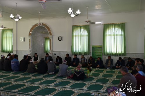 بازدید فرماندار گمیشان از روستای دهنه و دیدار با مردم