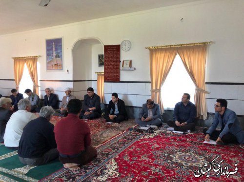 بازدید فرماندار گمیشان از روستای قلعه جیق کوچک و دیدار با مردم