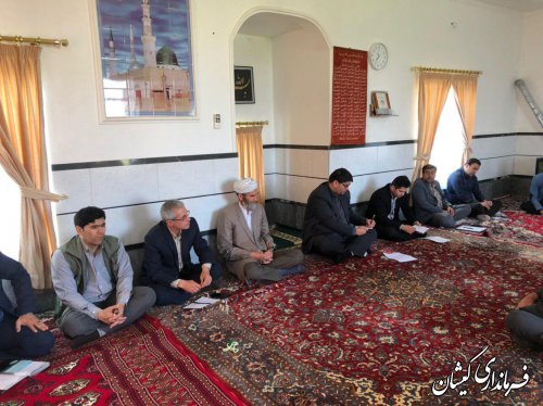 بازدید فرماندار گمیشان از روستای قلعه جیق کوچک و دیدار با مردم