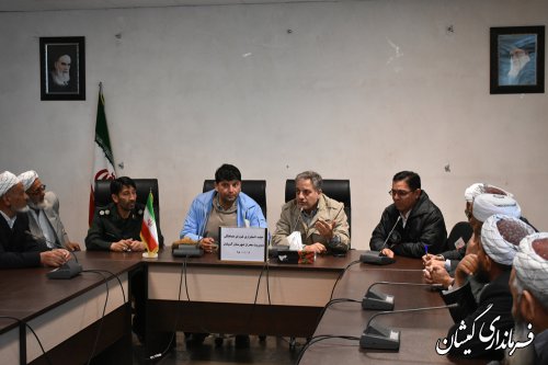 نشست مشترک معاون استانداروفرماندارباعلما و روحانیون مرکز شهرستان