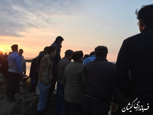 عملیات لایروبی کانال داخل شهرگمیش تپه توسط10بیل درحال انجام است