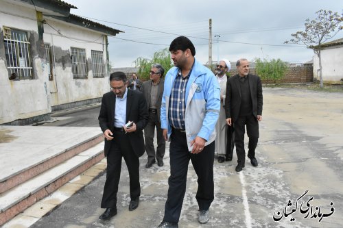 فرماندارگمیشان به همراه کمیسیون آموزش مجلس ازدومدرسه آسیب دیده بازدیدکرد